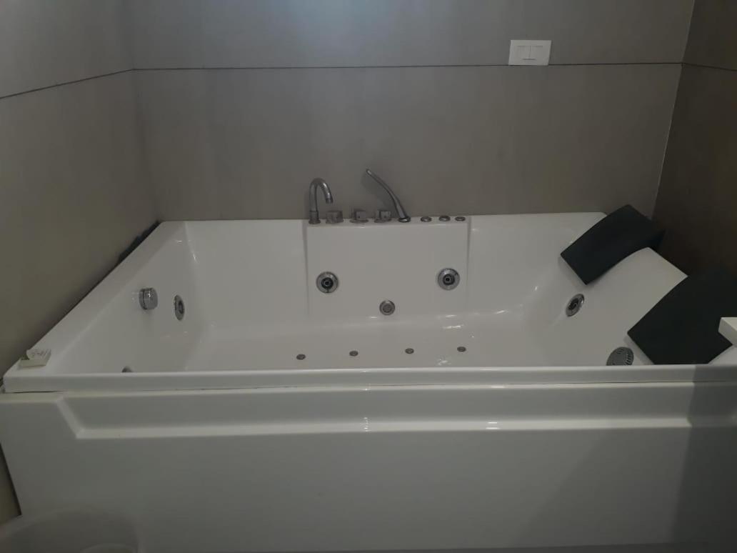 The Grand Vardhman Hotel Morbi Exterior foto